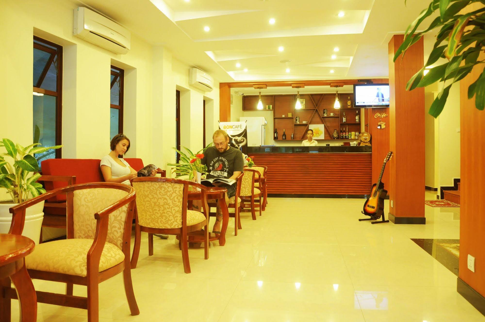 V N E Hotel Phnom Pen Exterior foto