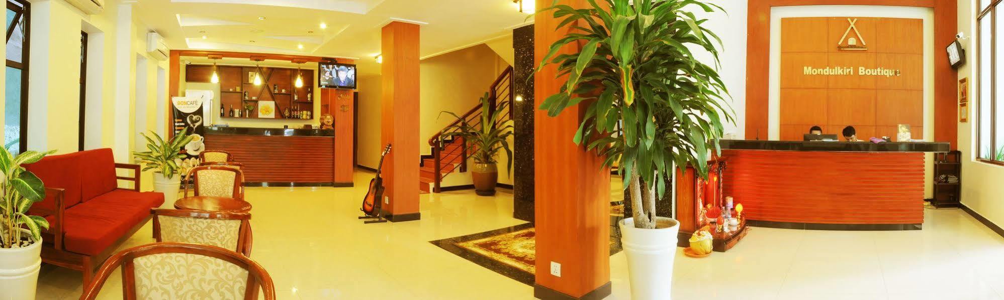 V N E Hotel Phnom Pen Exterior foto