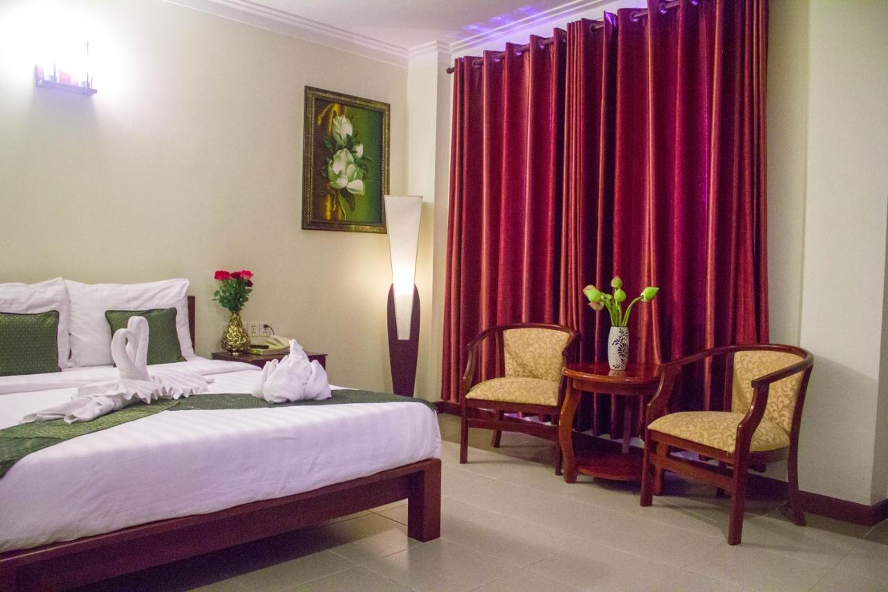 V N E Hotel Phnom Pen Exterior foto