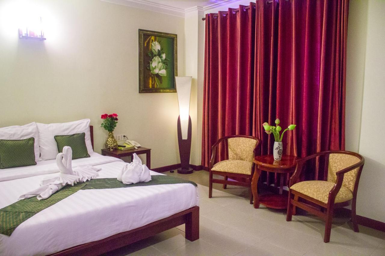 V N E Hotel Phnom Pen Exterior foto
