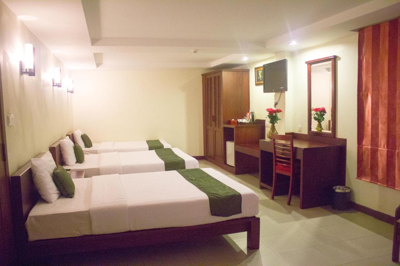 V N E Hotel Phnom Pen Exterior foto