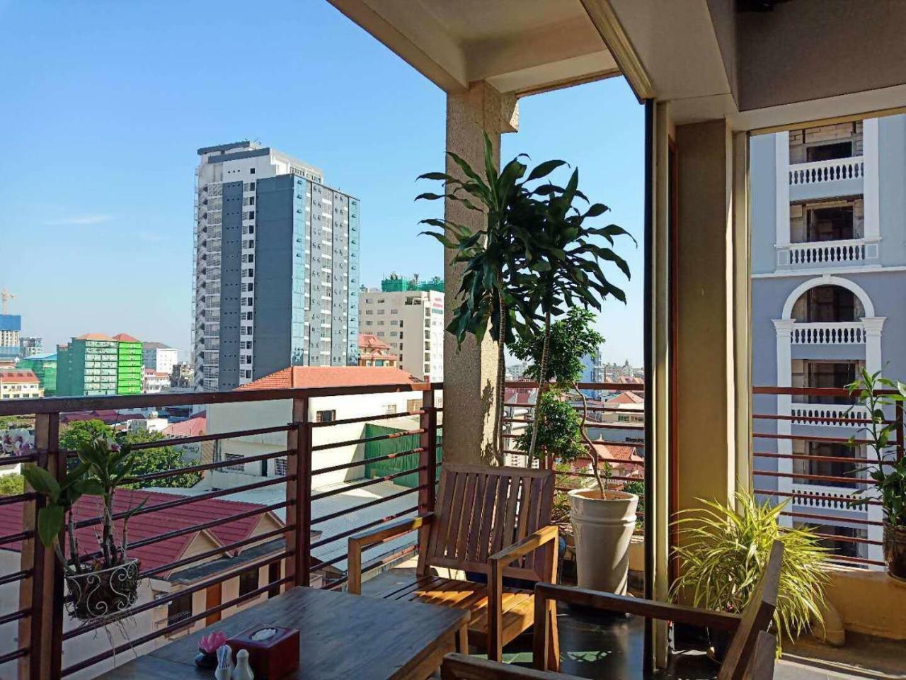 V N E Hotel Phnom Pen Exterior foto